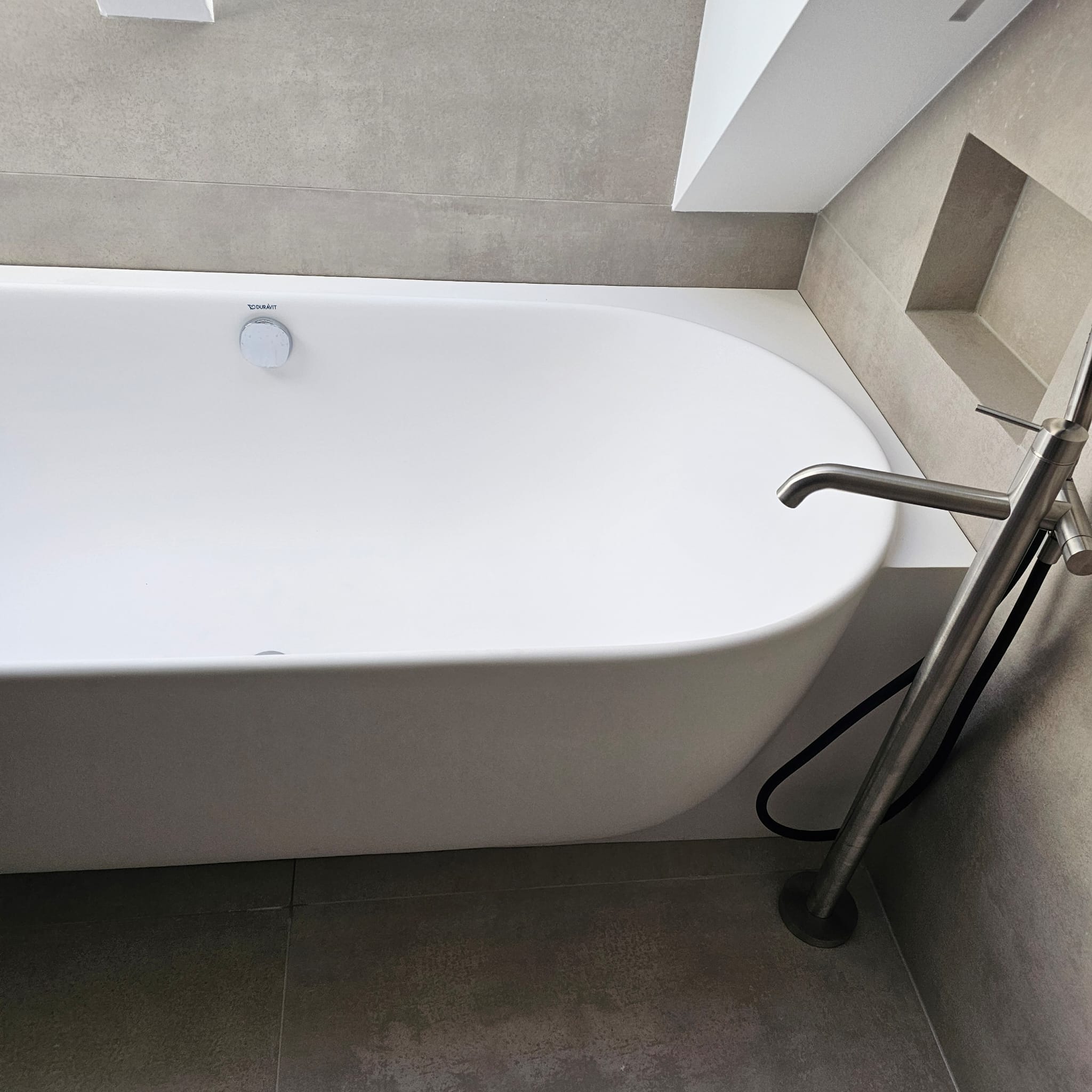 Badezimmer & WC Sanierung mit Gessi Unterputzarmaturen in Wien